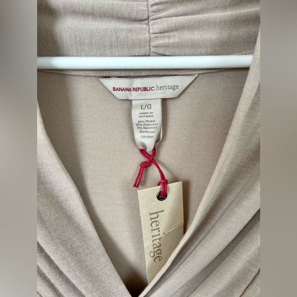 NWT Banana Republic Heritage Long Sleeve Shirt with Crossover V-Neck - Picture 3 of 4